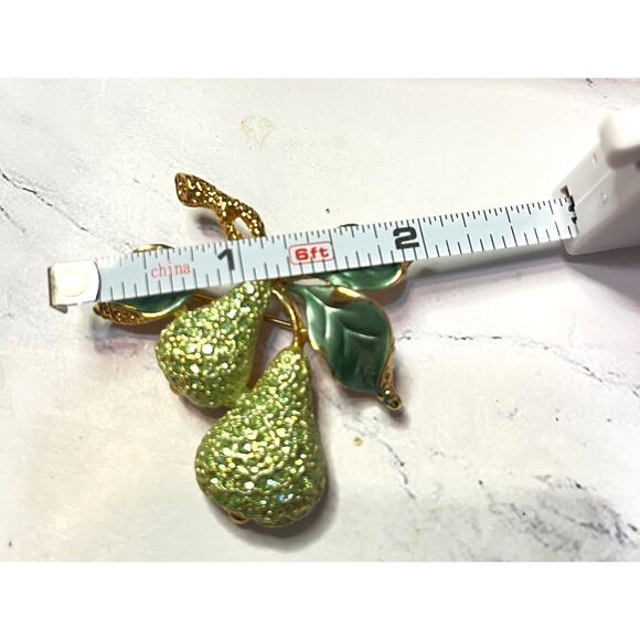 Vintage Sparkling Pear Brooch Pin - Green Pave Rhinestones & Enamel Leaves - Picture 7 of 10